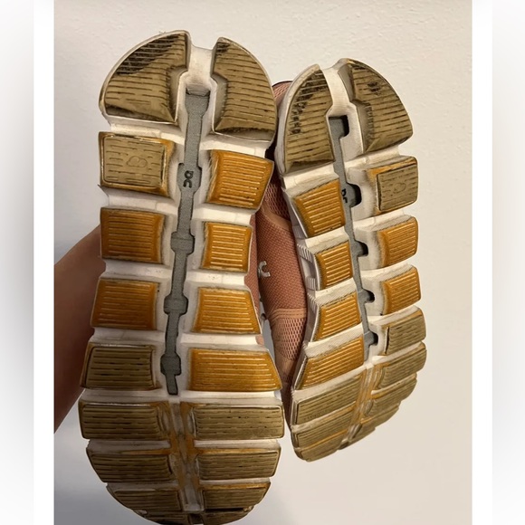 On Cloud 5 Tennis Shoes - Picture 3 of 7